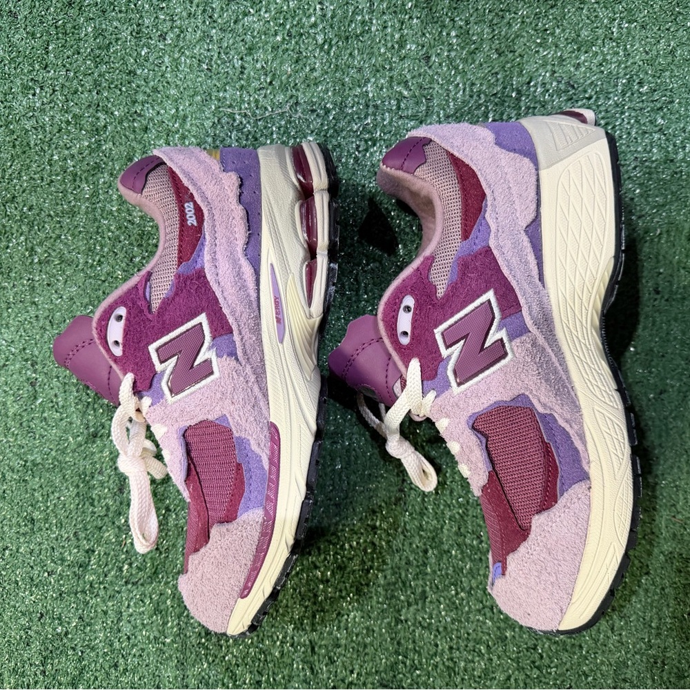 New Balance women’s 2002R pink protection pack